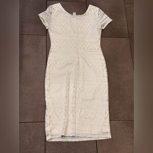 ❤️  Off White Short Sleeve Sheath Dress - Patterned Mesh - Size 3-5